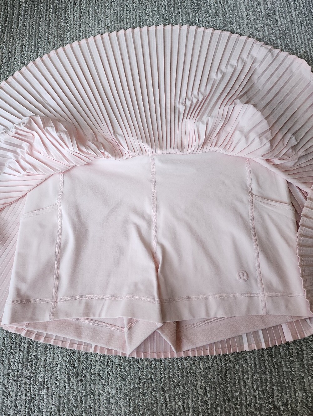Lululemon Varsity HR Pleated Tennis Skirt Size 12 In Strawberry Milkshake NWT - Picture 4 of 6